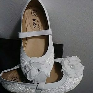 Meijer Fall creek Toddler size 8 shoe!! Like New